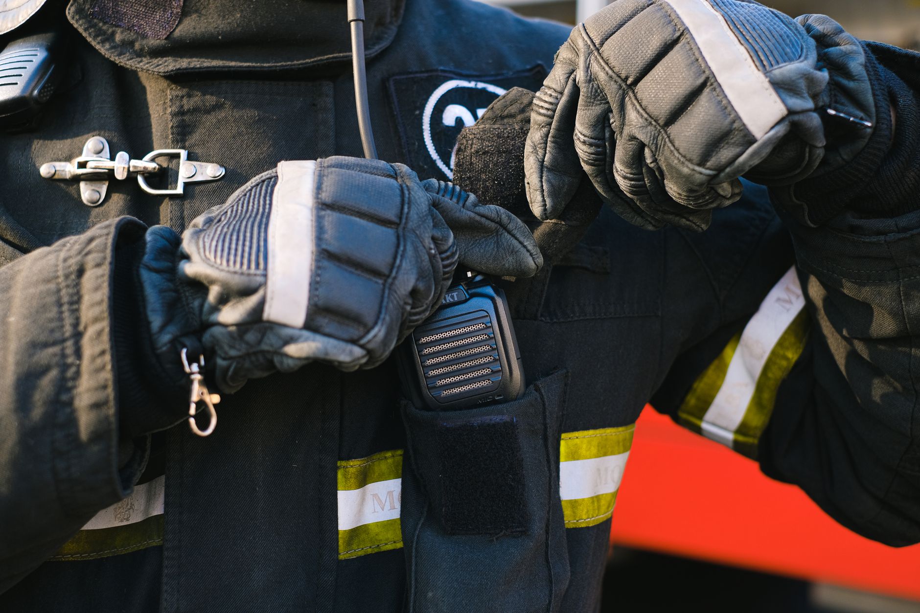 Best Hand Crank Emergency Radios 2026: NOAA & AM/FM Picks