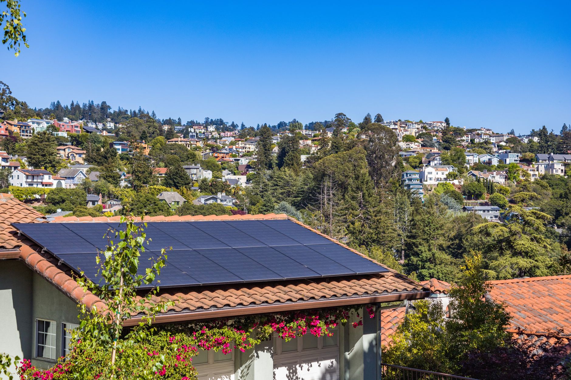 Whole house solar panels and battery storage system